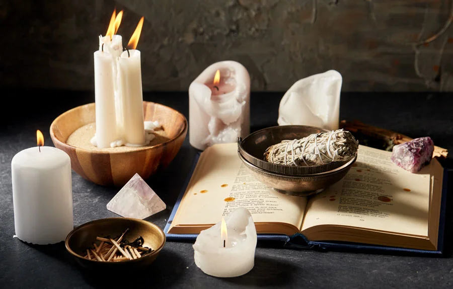 Amarres de amor con magia blanca: una guía espiritual para comprender el vínculo desde la conciencia