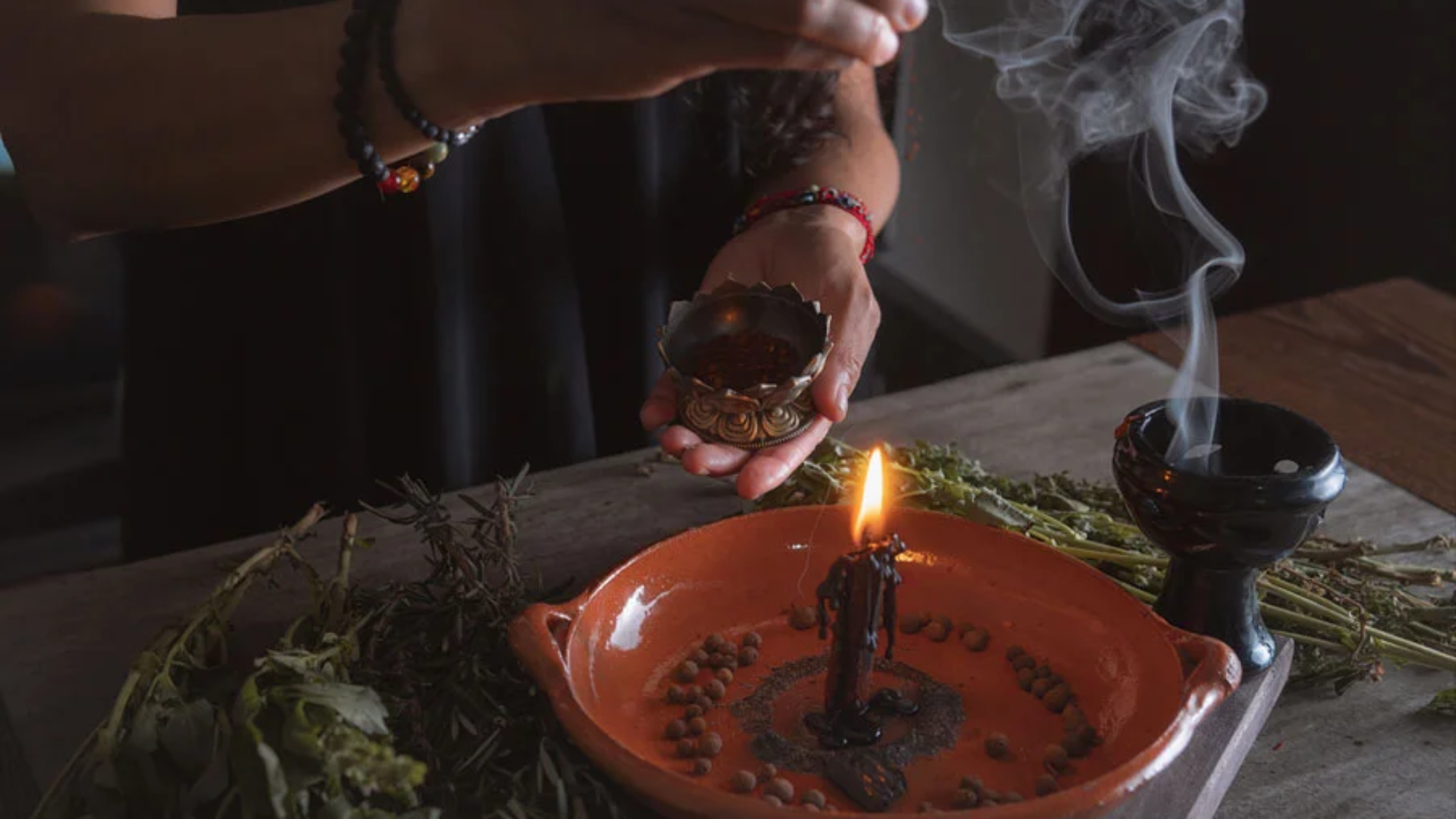 Amarres de amor definitivos: comprender el anhelo de permanencia desde una mirada espiritual consciente